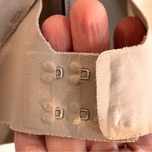 LULULEMON Sz 34DD Seamless Nude Athletic Sports Bra Padded Criss Cross Back - Picture 6 of 8